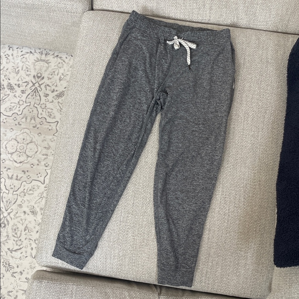 Vuori daily jogger M charcoal gray